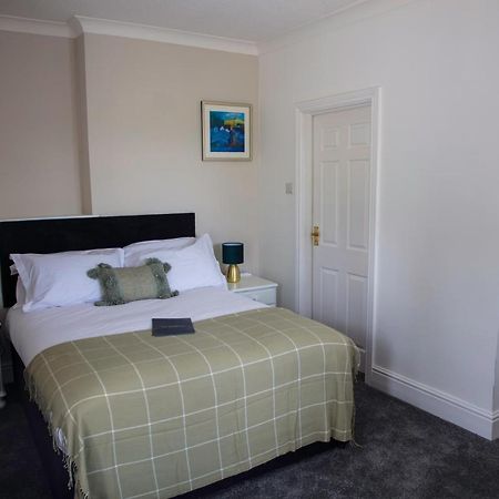 The Charlton Boutique Hotel เชลเทนแฮม ภายนอก รูปภาพ