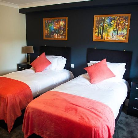 The Charlton Boutique Hotel เชลเทนแฮม ภายนอก รูปภาพ