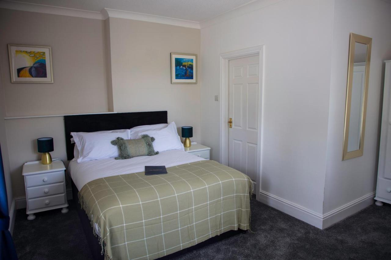 The Charlton Boutique Hotel เชลเทนแฮม ภายนอก รูปภาพ
