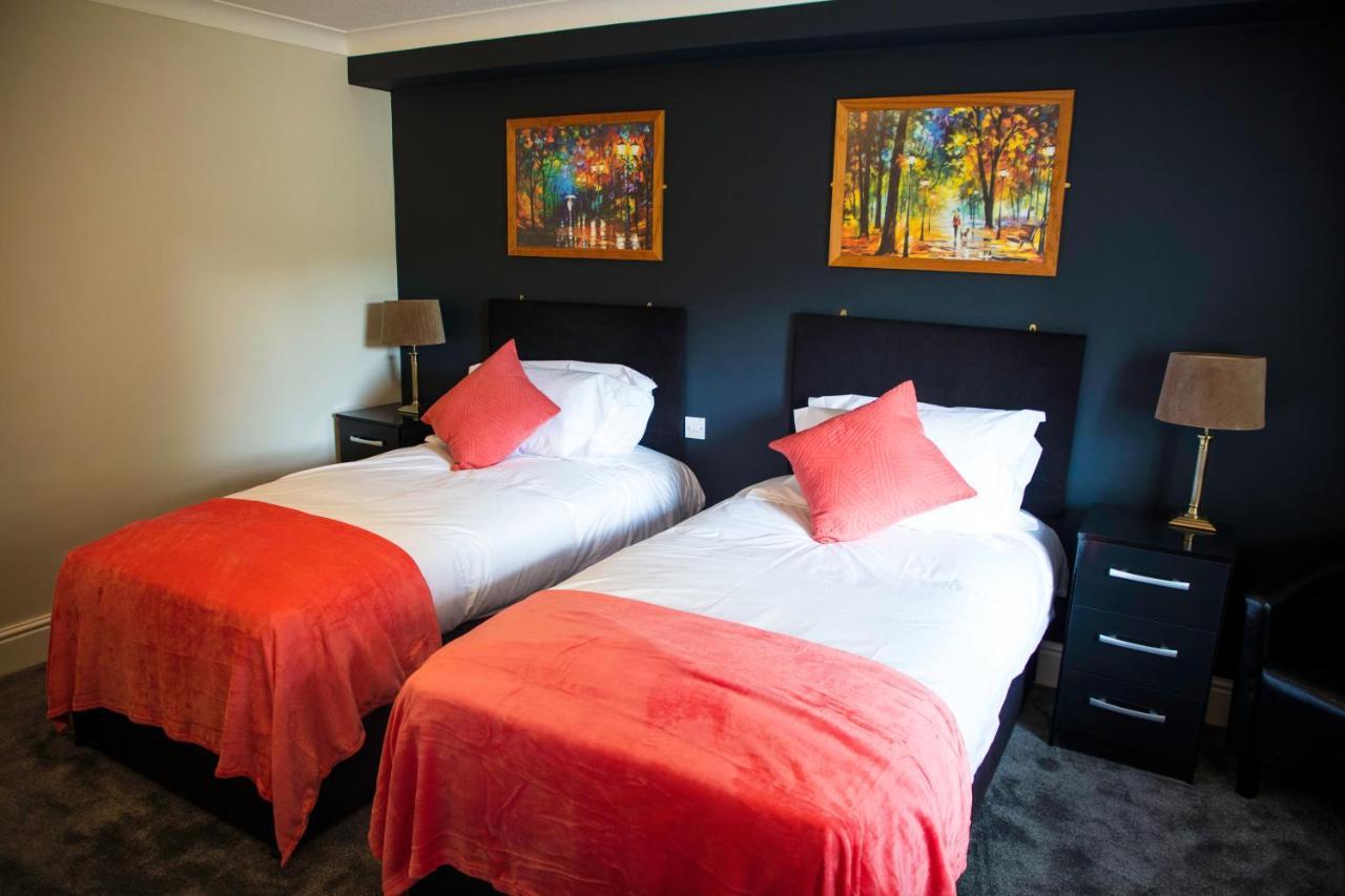 The Charlton Boutique Hotel เชลเทนแฮม ภายนอก รูปภาพ