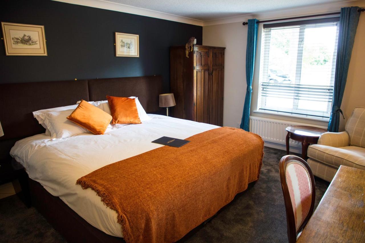 The Charlton Boutique Hotel เชลเทนแฮม ภายนอก รูปภาพ