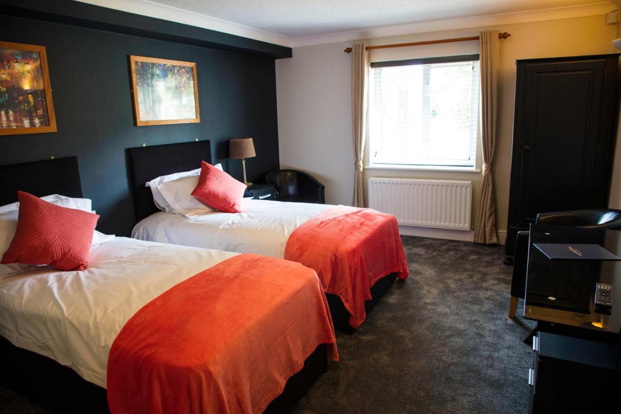 The Charlton Boutique Hotel เชลเทนแฮม ภายนอก รูปภาพ