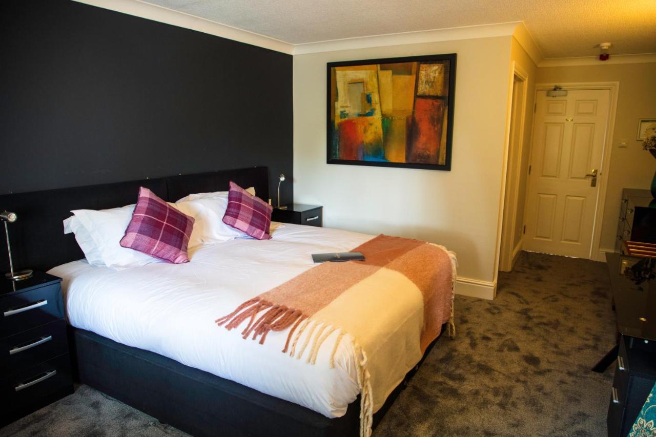 The Charlton Boutique Hotel เชลเทนแฮม ภายนอก รูปภาพ