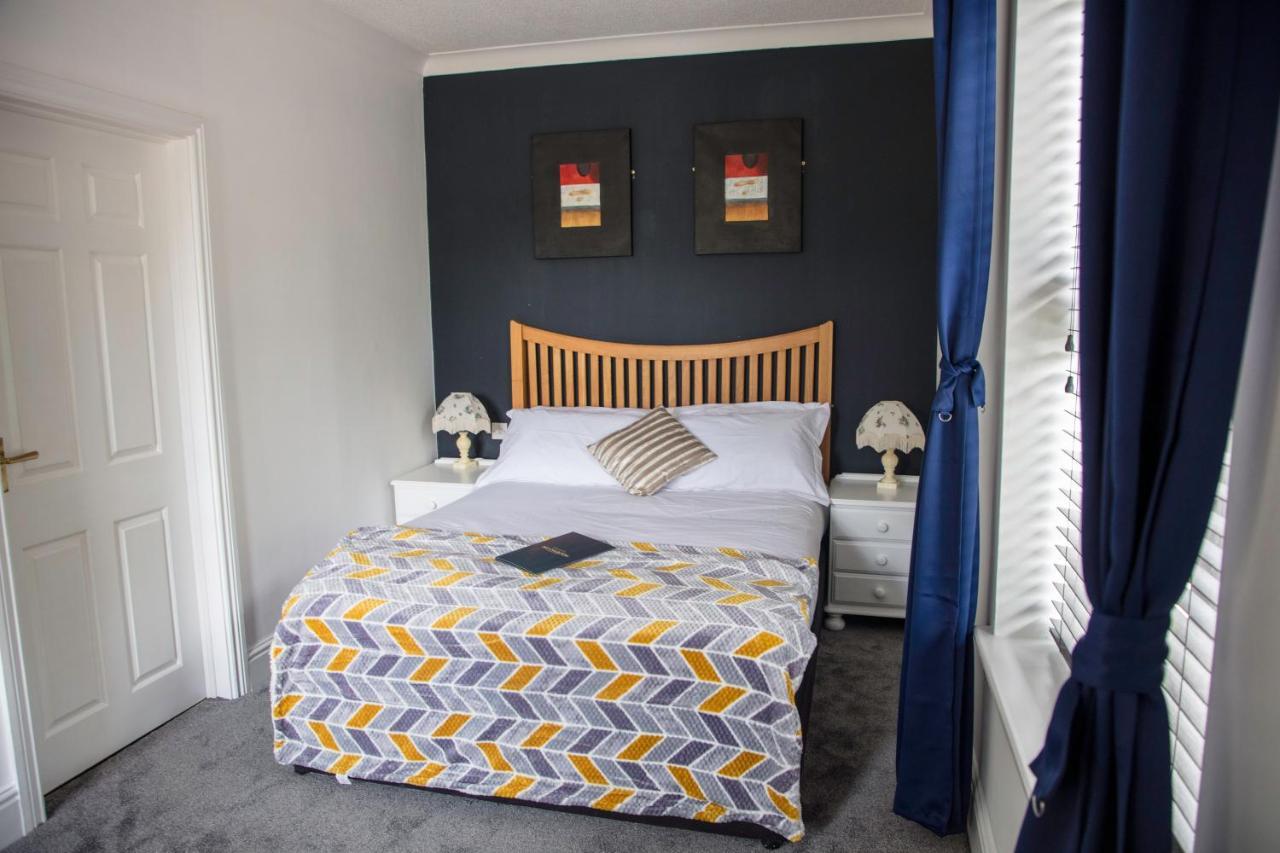 The Charlton Boutique Hotel เชลเทนแฮม ภายนอก รูปภาพ