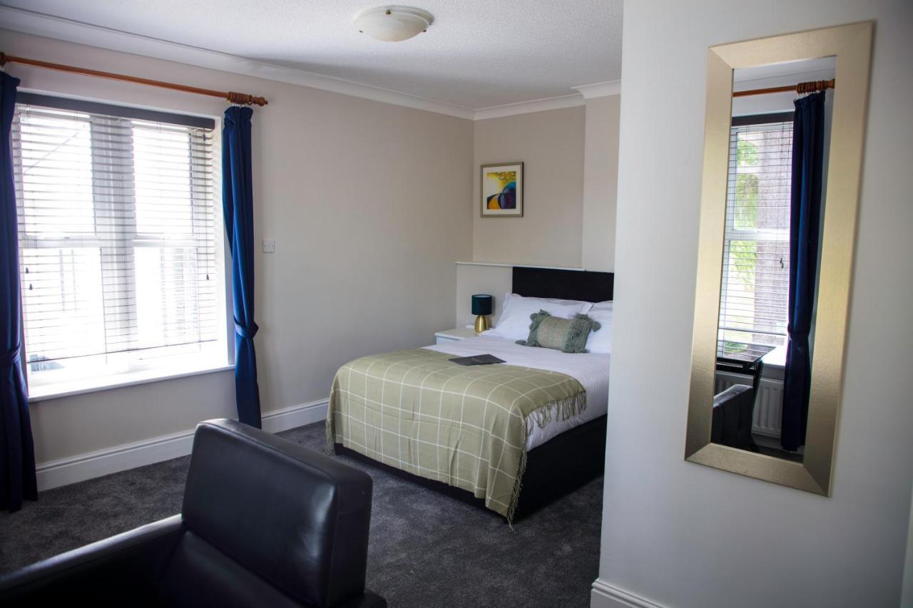 The Charlton Boutique Hotel เชลเทนแฮม ภายนอก รูปภาพ